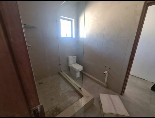 1 BEDROOM APARTMENT TO LET IN WATERVAL EAST